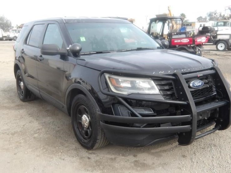 2017-ford-explorer-image-2