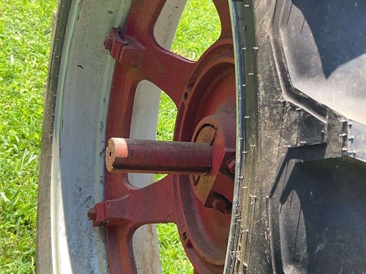 1952-farmall-super-h-image-21