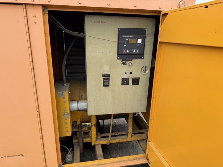 caterpillar-150-kw-image-10