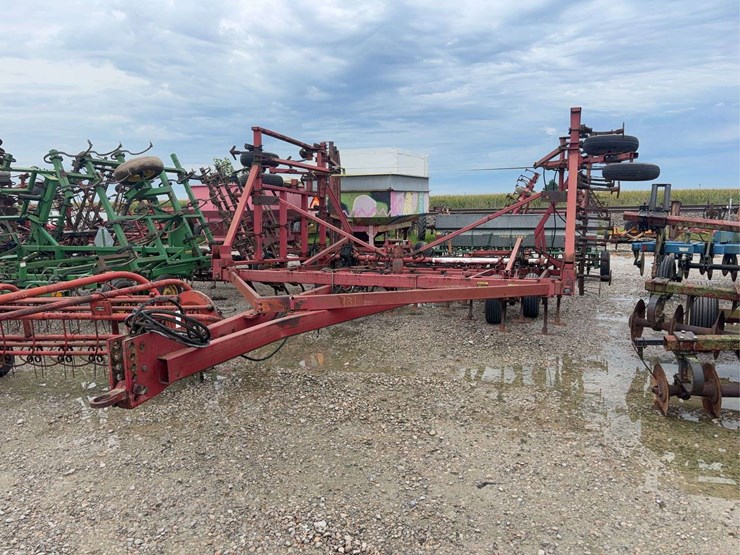 international-4700-image-1