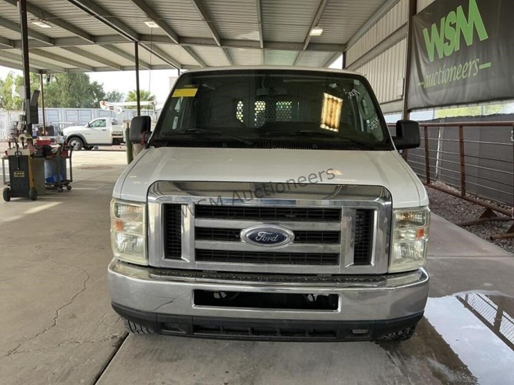 2009-ford-cargo-image-3