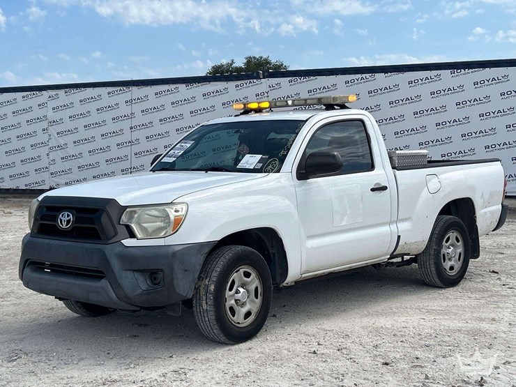 2014-toyota-tacoma-image-1
