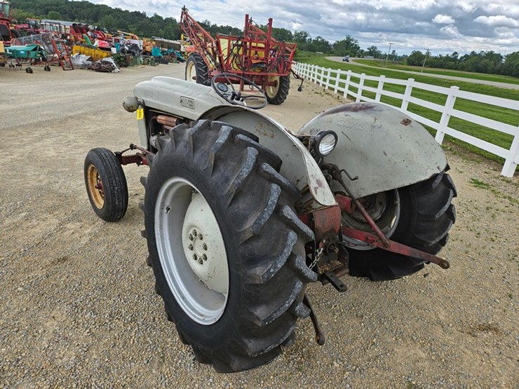 ford-800-image-3