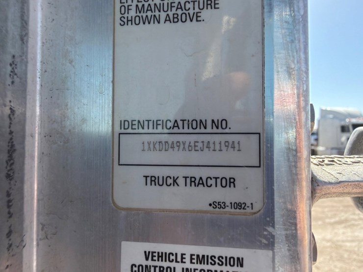 2014-kenworth-t800-image-15