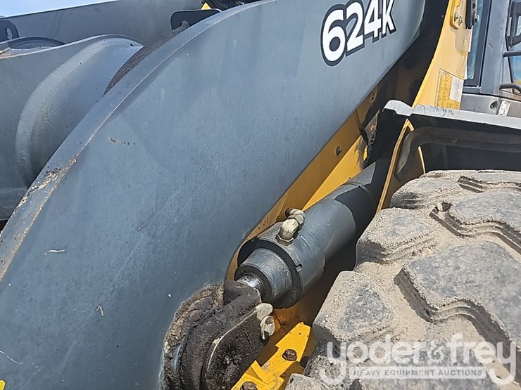 2014-deere-624k-image-29