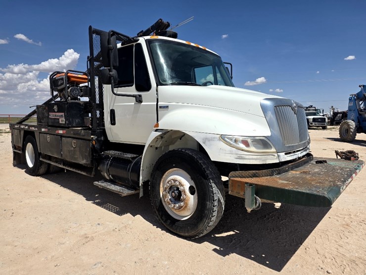 2008-international-durastar-4300-image-3