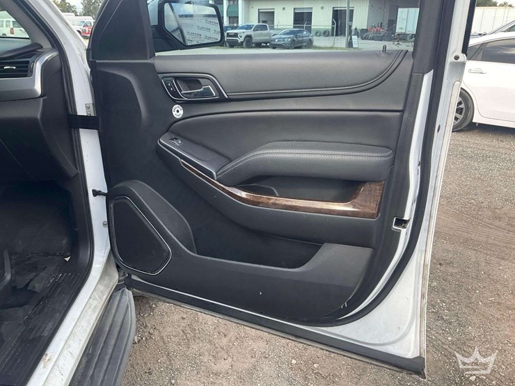 2019-chevrolet-tahoe-image-22