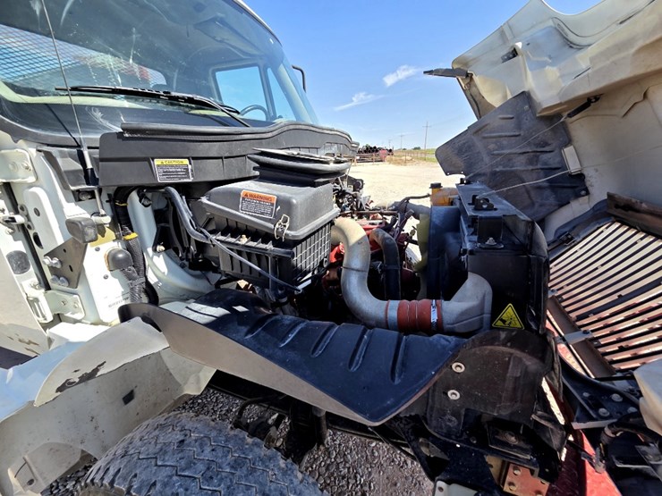 2016-international-durastar-4300-image-12