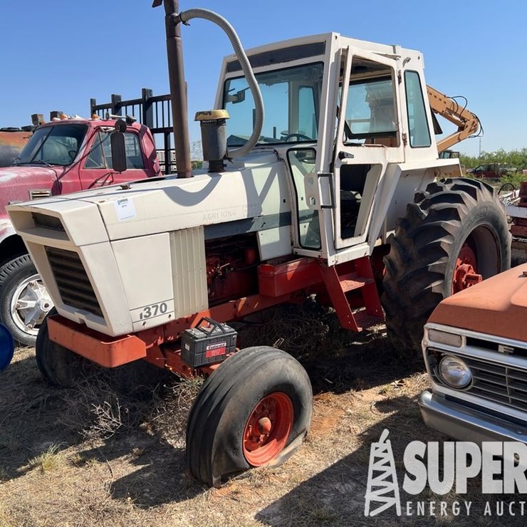 MASSEY-FERGUSON 8