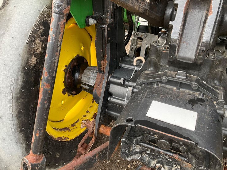 john-deere-3038e-image-26