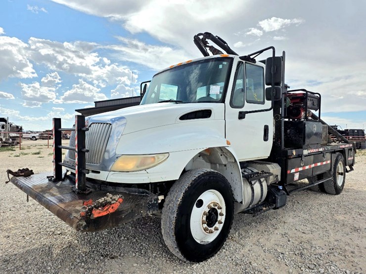 2017-international-durastar-4300-image-1