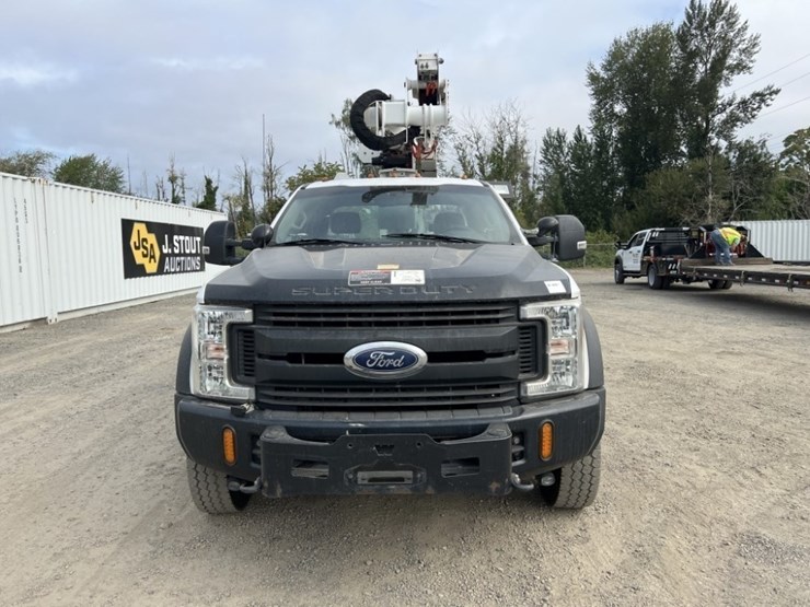 2017-ford-f550-image-8