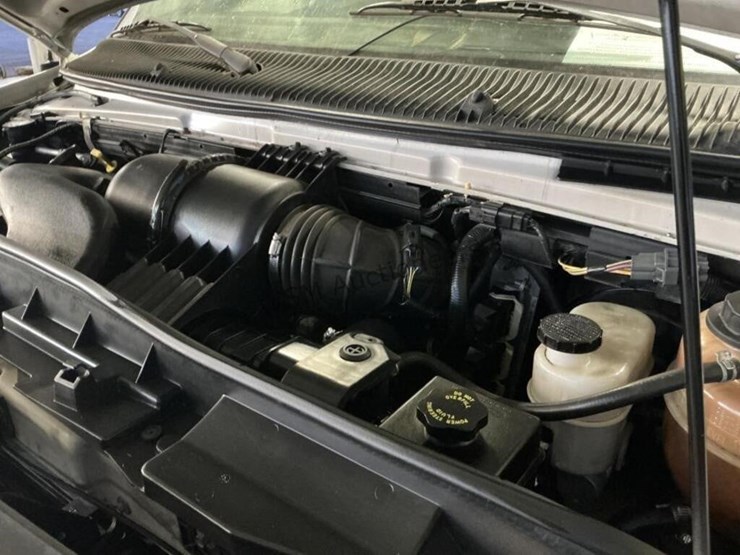 2009-ford-cargo-image-13