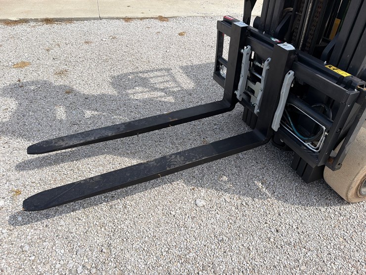 #1363-•-cat-ec25en-electric-forklift-image-14