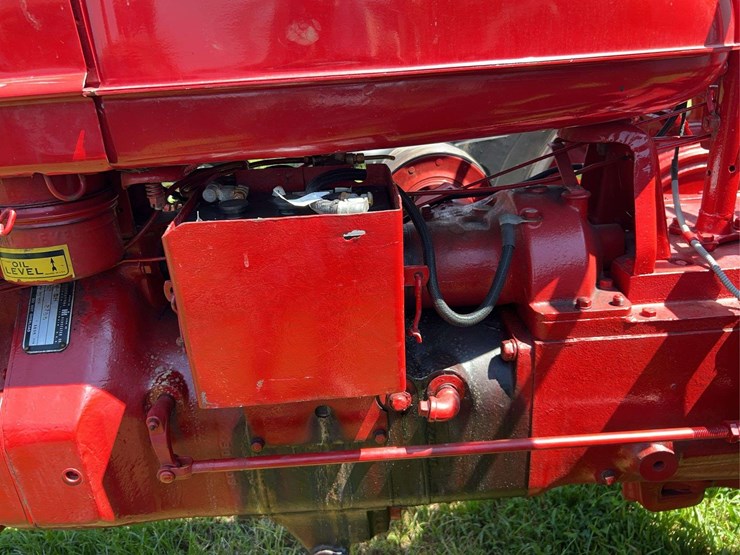 1953-farmall-super-h-image-10
