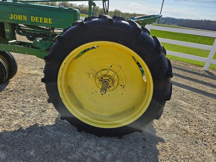 john-deere-b-image-32