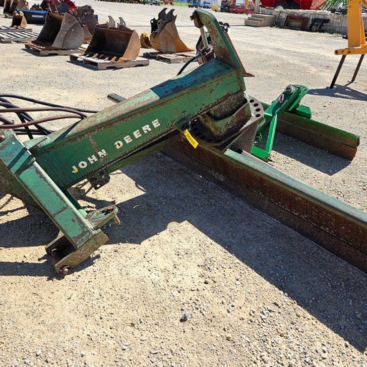 JOHN DEERE 9