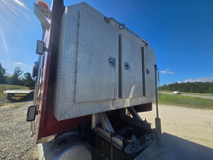 1995-peterbilt-379-image-73