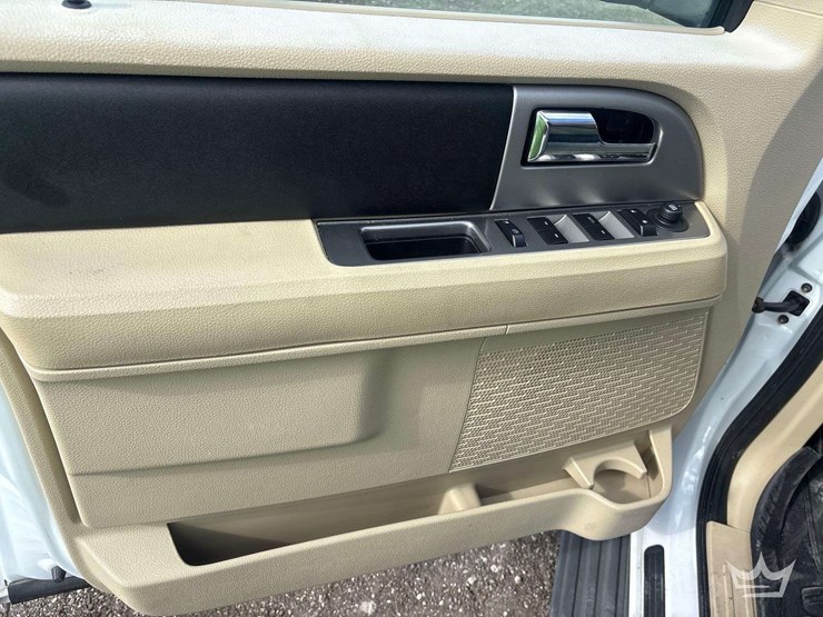 2016-ford-expedition-image-14