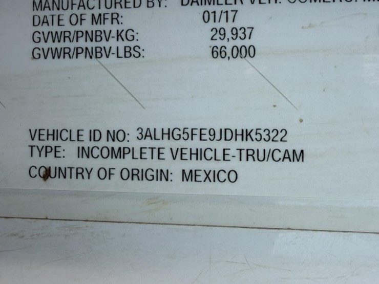 2018-freightliner-108sd-image-10