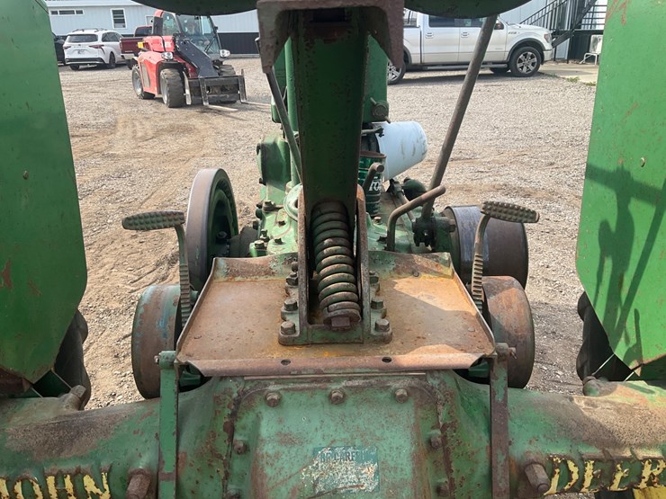 1943-john-deere-model-b-image-21