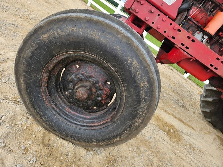 #53-•-interantional-656-farmall-tractor-image-35