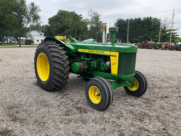 1957-john-deere-820-image-7