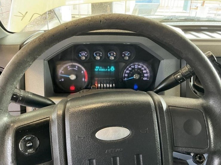 2011-ford-f550-image-18