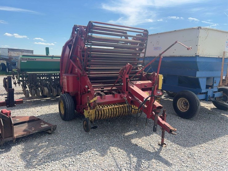 new-holland-850-image-1