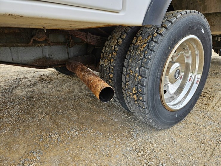 2008-ford-f550-image-17
