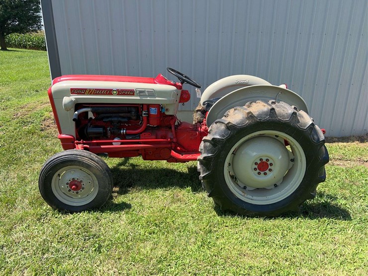 1961-ford-871-image-2