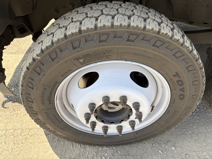 2017-ford-f550-image-14