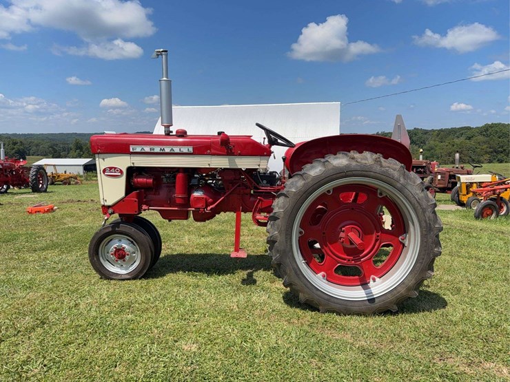 1958-farmall-240-image-6