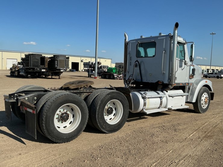 2012-freightliner-coronado-122-sd-image-5
