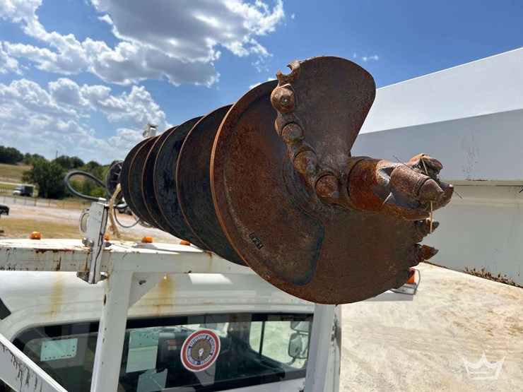 2019-freightliner-m2-106-image-34