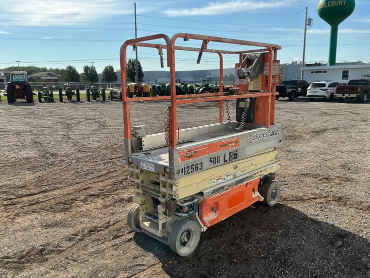 2007-jlg-1930es-image-3