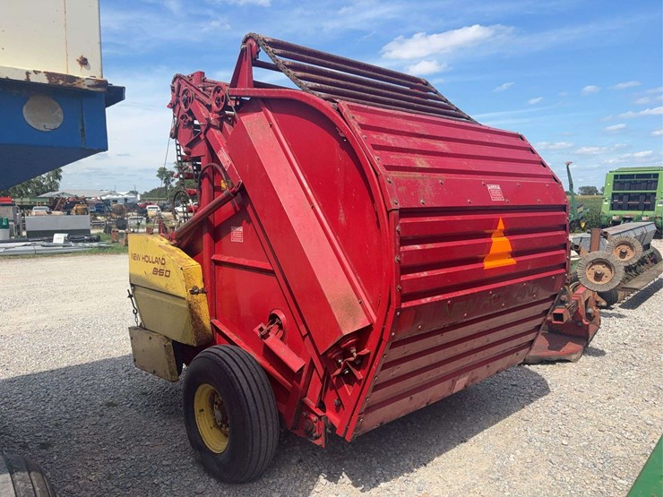 new-holland-850-image-4