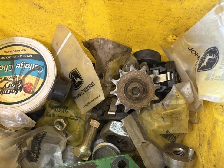 john-deere-planter-parts---assortment-image-4