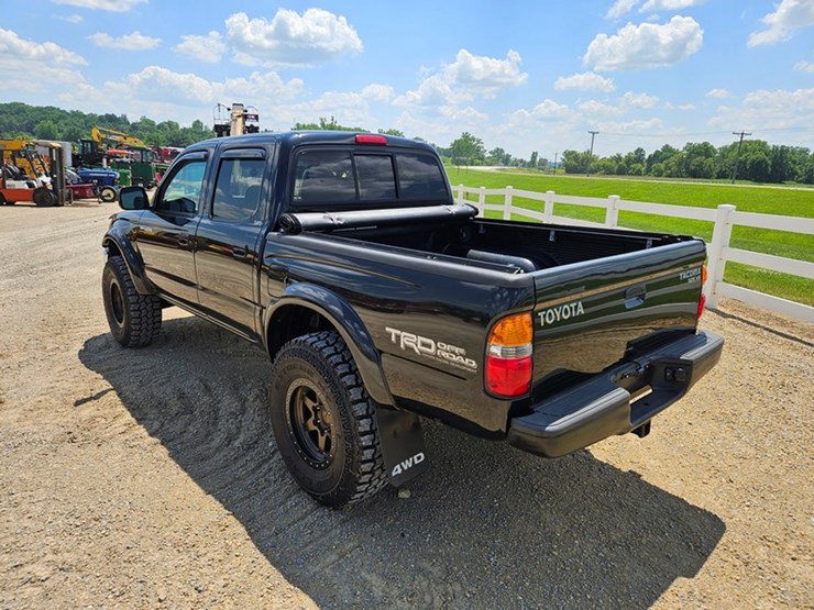 2004-toyota-tacoma-image-3