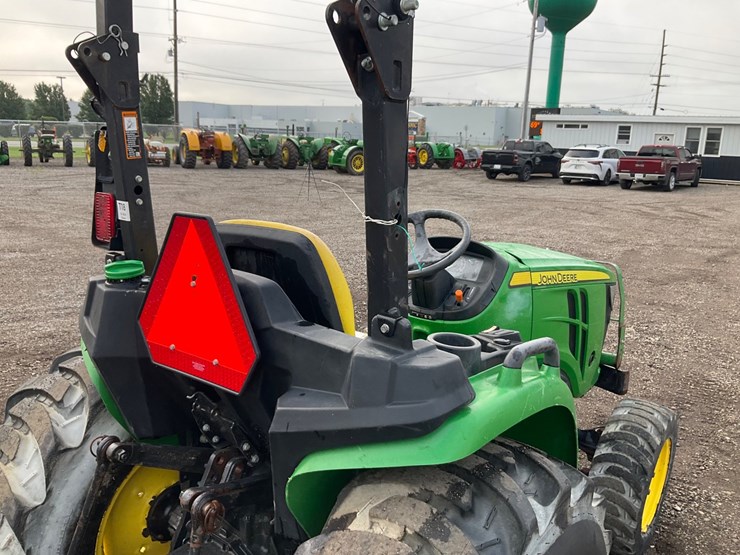 john-deere-3038e-image-32