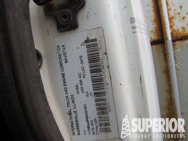2009-international-durastar-4300-image-7