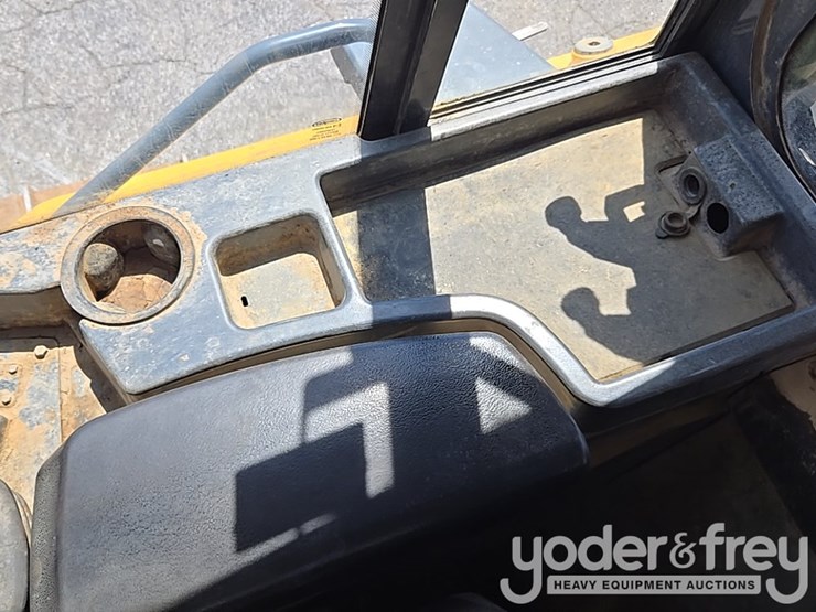 2018-deere-850k-image-47