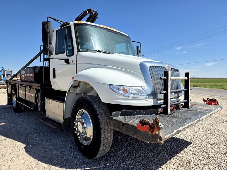 2016-international-durastar-4300-image-3