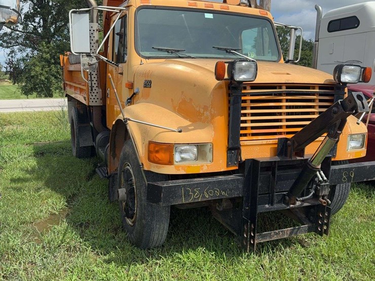 1994-international-dump-truck,-drove-in,-replaced-bed-floor-recently,-retired-state-truck,-battery-disconnect,-vin#-1htsdaan2vh441136-image-2