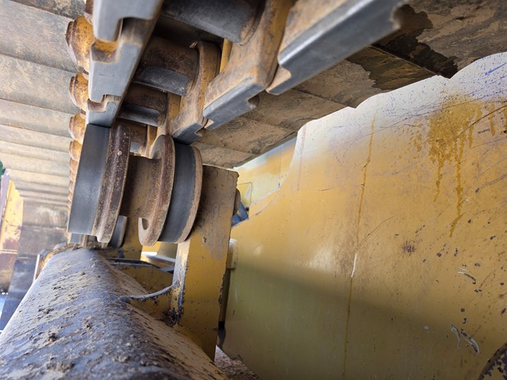 2016-caterpillar-d6k2-lgp-image-42