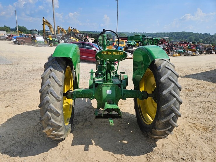john-deere-b-image-4