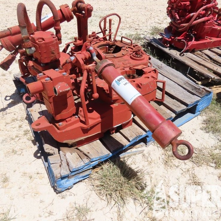 MASSEY-FERGUSON 8