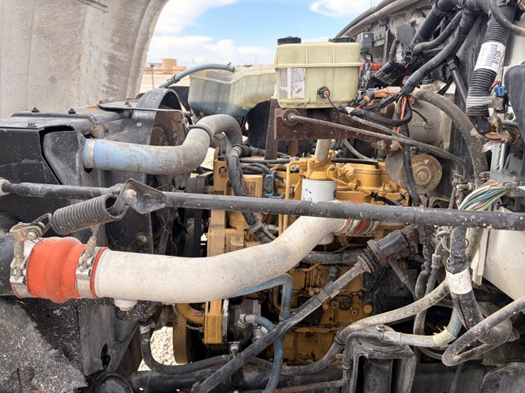2000-caterpillar-3126-image-12