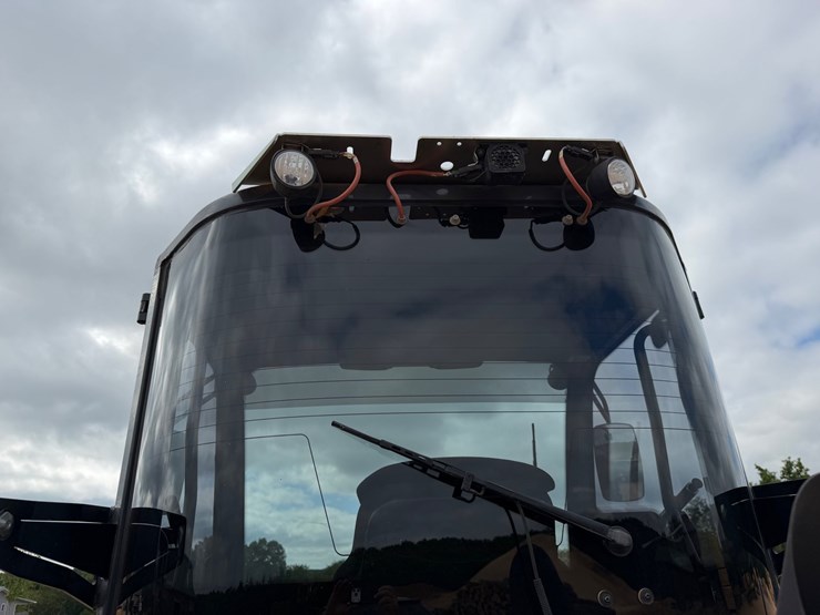 2023-john-deere-g-image-51
