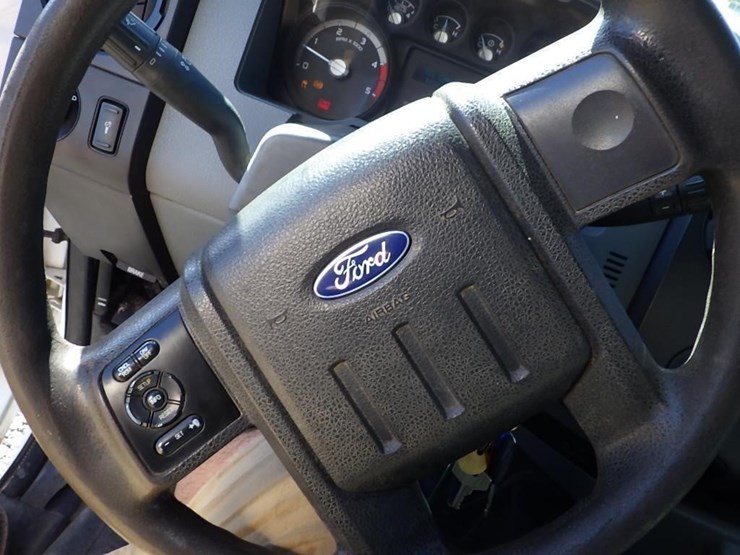 2014-ford-f550-image-39